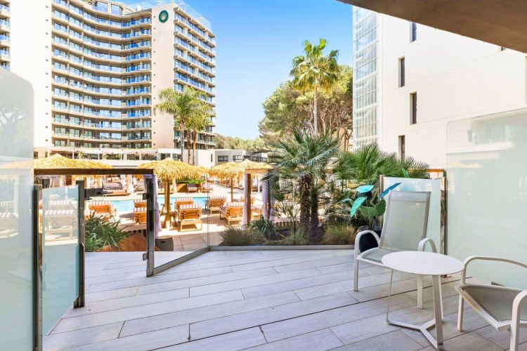 SUITE JUNIOR SWIM UP