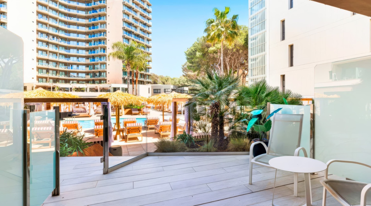SUITE JUNIOR SWIM UP