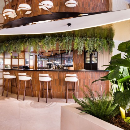 aubamar_TOWER-LOBBY-BAR.jpg